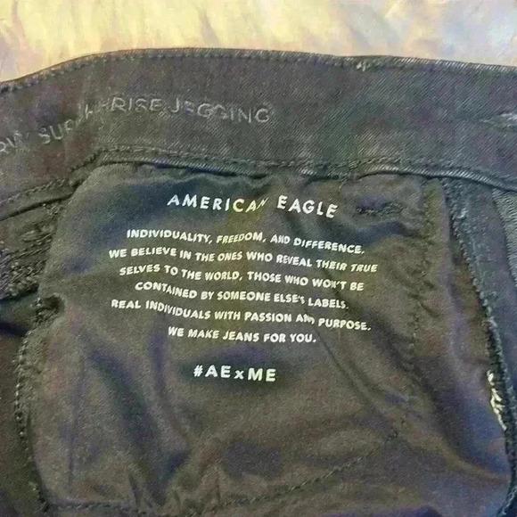 American Eagle The Dream Jean Curvy Super High Rise Distressed Jegging Size 6 - Picture 9 of 13